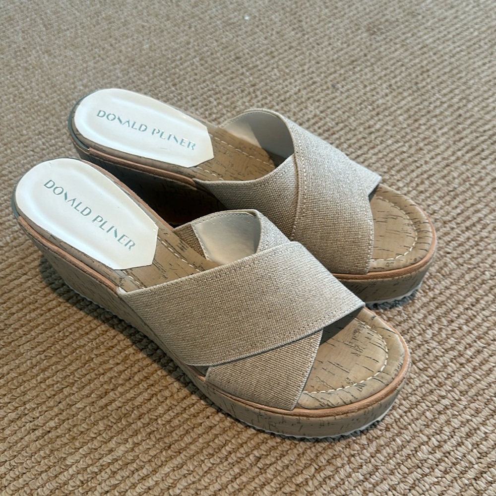 Donald Pliner Wedges worn once.